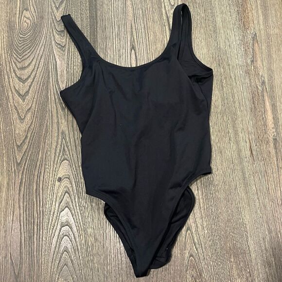 NWOT PINK Victoria’s Secret Active Swim One Piece Swimsuit Pull-On Black Size M - Picture 1 of 5